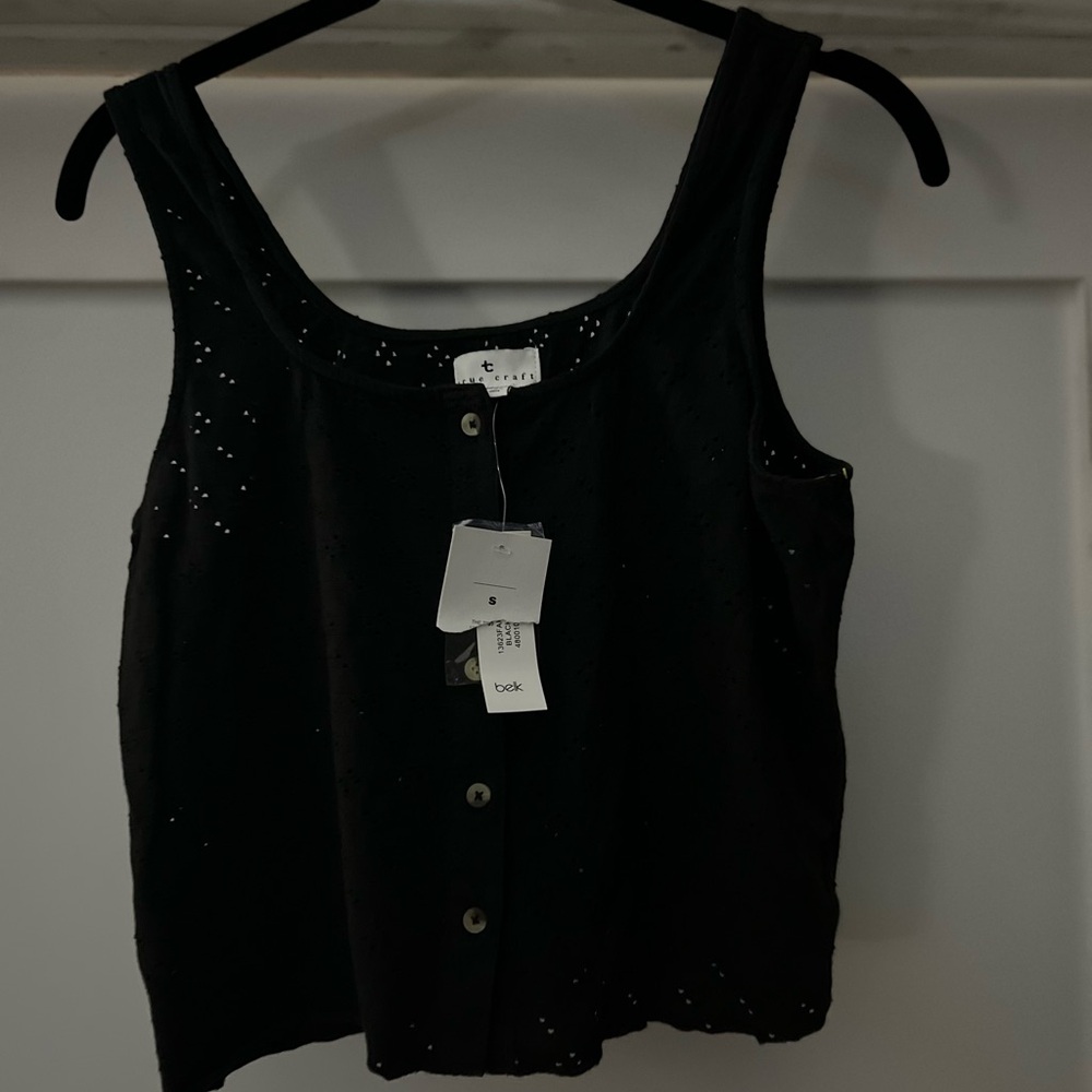 True Craft Black Sleeveless Buttoned Tank Top